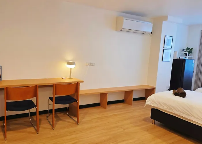 Baan Rak Bts Phromphong Emsphere Гостевой дом 3*