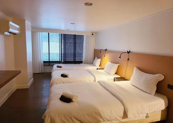 Baan Rak Bts Phromphong Emsphere Гостевой дом 3*