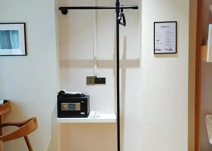 Baan Rak Bts Phromphong Emsphere Гостевой дом